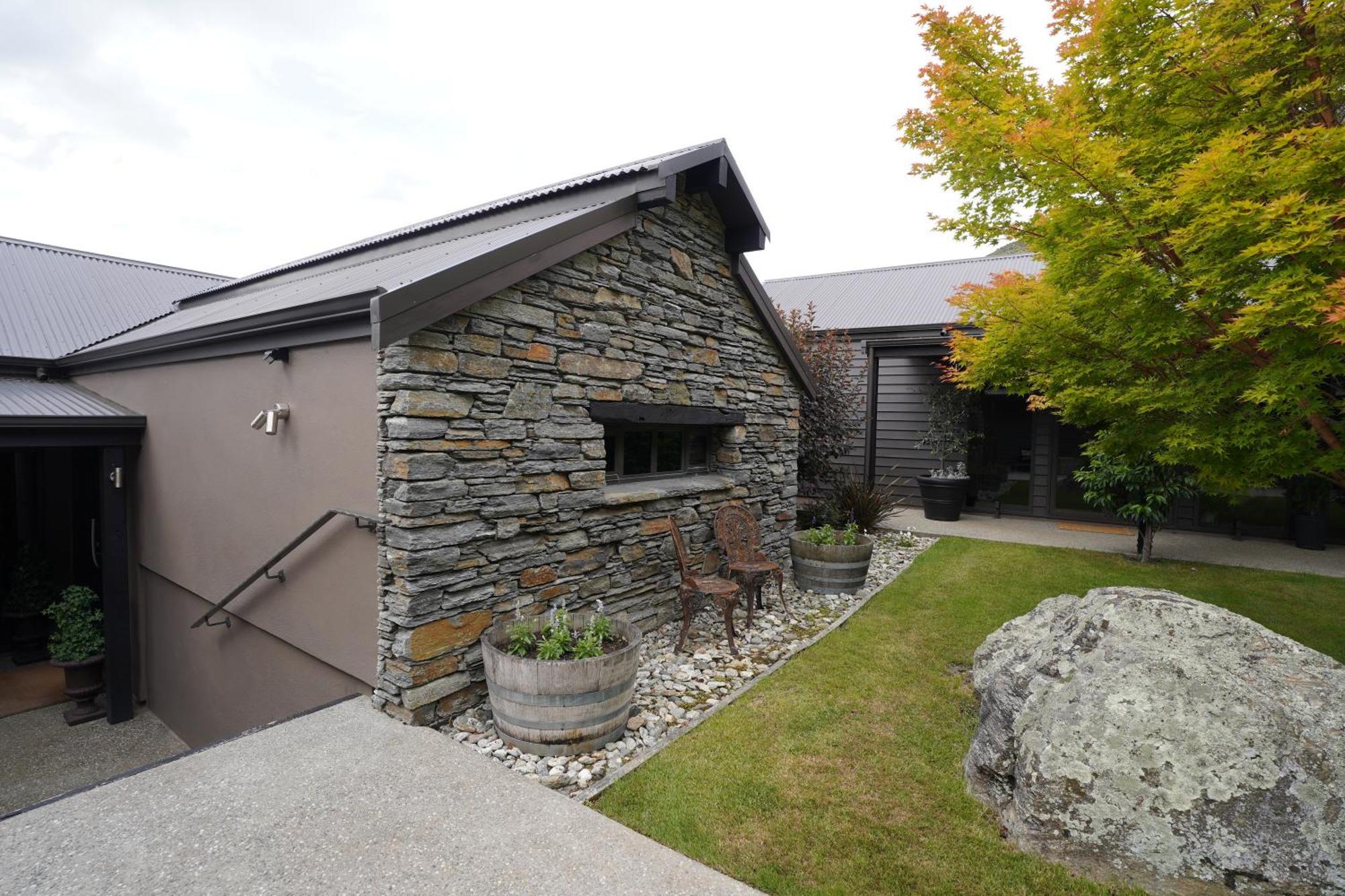 Mt Rosa Lodge Boutique Vineyard Accommodation Wanaka Zewnętrze zdjęcie